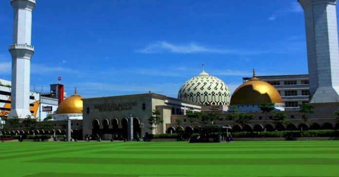 Masjid Raya Bandung Tak Gelar Salat Iduladha