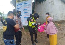PPKM Level 4, Kapolres Sumedang Berikan Bantuan Sembako Kepada Masyarakat Tanjungmedar