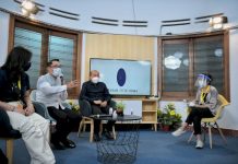 Turunkan Tingkat Depresi Masyarakat, Jabar Berkolaborasi dengan Gerakan Titik Koma Gubernur Jawa Barat (Jabar) Ridwan Kamil saat menghadiri Talkshow dan Konsultasi Psikologi Mental Illness di Kota Bandung, Sabtu (4/9/2021)./Biro Adpim Jabar