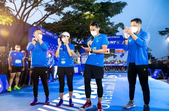 Guntur Salim (President Director PT Otsuka Distribution Indonesia), Puspita Winawati (Marketing Director PT Amerta Indah Otsuka), Sandiaga Uno (Menparekraf), dan Hengky Kurniawan (Plt Bupati Bandung Barat).