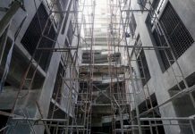 Pemkot Bandung Targetkan Rumah Deret Tamansari Tahun 2022 Bisa Dihuni Pembangunan tahap kedua rumah deret Tamansari kini sudah capai 100 persen. Pemerintah Kota (Pemkot) Bandung kini tengah mengejar target agar pada 2022 nanti sudah bisa mulai dihuni. (humas bandung)