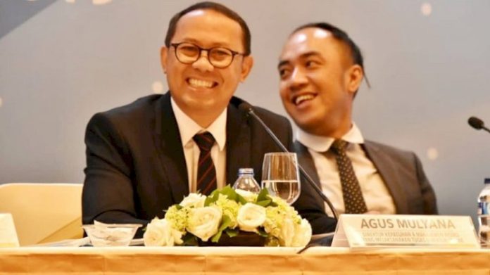 image_750x_6213515ca86d1 Agus Mulyana, mantan Direktur Kepatuhan bank bjb, dipecat saat ia mengikuti tahapan pencalonan sebagai anggota Komisioner Otoritas Jasa Keuangan perode 2022 – 2027. (foto: medium.com)