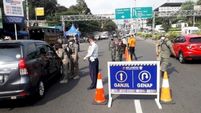 Kementerian Perhubungan (Kemenhub) menegaskan kembali kebijakan ganjil genap di kawasan Puncak, Bogor tetap dilaksanakan pada Hari Raya Nyepi, Kamis, 3/3/2022.