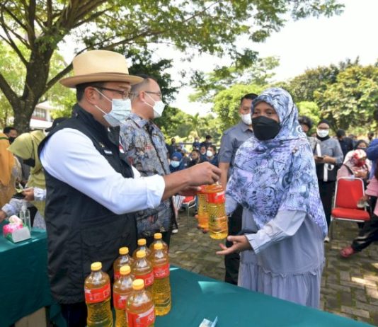 Mudahkan Masyarakat, Pemprov Jabar Siapkan Aplikasi Pemesanan Minyak Goreng