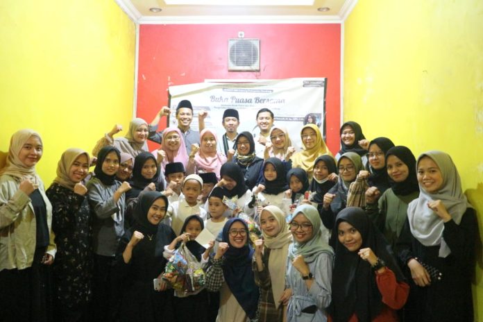 Korps HmI Wati Cabang Kabupaten Bandung Gelar Buka Puasa Bersama Anak Yatim