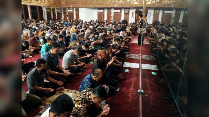 Doa Warga Jawa Barat untuk Putra Sulung Ridwan Kamil