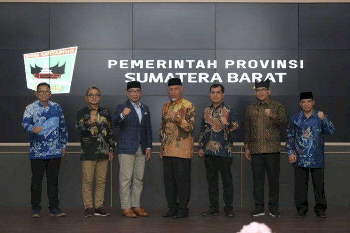 image_750x_62f0b677d4e85 Pemerintah Povinsi Jawa Barat (Pemprov Jabar) menjalin kerja sama dengan Pemprov Sumatera Barat di sektor pariwisata dan Usaha Mikro Kecil dan Menengah. (humas jabar)