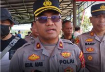 Kapolsek Cileunyi Kompol Rizal Adam Al Hasan A.S.,S.Pd.,M.M Monitoring Sosialisasi Penyuluhan PTSL di Desa Cileunyi Kulon.