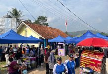 Kolaborasi BUMDesa Kersa Jaya dan Desa Persiapan Kurnia Hadirkan Pasar Mingguan