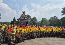 Dalam Rangka Memperingati HUT Partai Golkar DPD Partai Golkar Jawa Barat Gelar Acara Ziarah Ke Taman Makam Pahlawan Cikutra Kota Bandung.