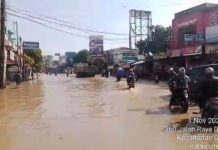 Banjir Landa Dayeuhkolot Akibat Hujan Deras Kemarin.