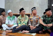 Danramil 2413/Cilengkrang Kapt.Inf.Iwan Santoso Dan Kanit Sat Pol PP Kecamatan Cileunyi Rosyid S.Pd.,M.M.,Hadiri Tabligh Akbar Meriahkan Bumi Panyawangan.