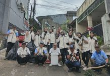 Sambut Bulan Suci Ramadhan SPPG Chefira Cibiru Wetan Gelar Aksi Bersih Lingkungan Dan Berikan Bantuan Alat Kebersihan.