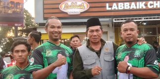 Anggota DPR RI Komisi IX H.Asep Romi Romaya S.E.,Bersama Ranting Pemuda Pancasila Cileunyi Kulon Bagi-Bagi Takjil Kepada Warga Yang Melintas di Bulan Ramadhan 1447 Hijriah.