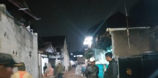 Wujud Nyata Aspirasi : Jalan Komplek Permata Biru RW.19 Desa Pandanwangi Kini Diperkeras.